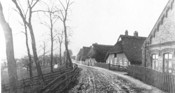 Deichweg auf der Höhe der Häuser Mittelsbüren 13 bis 16 im Jahr 1913.