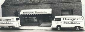 Das Hauptgeschäft mit Lieferwagen um 1975