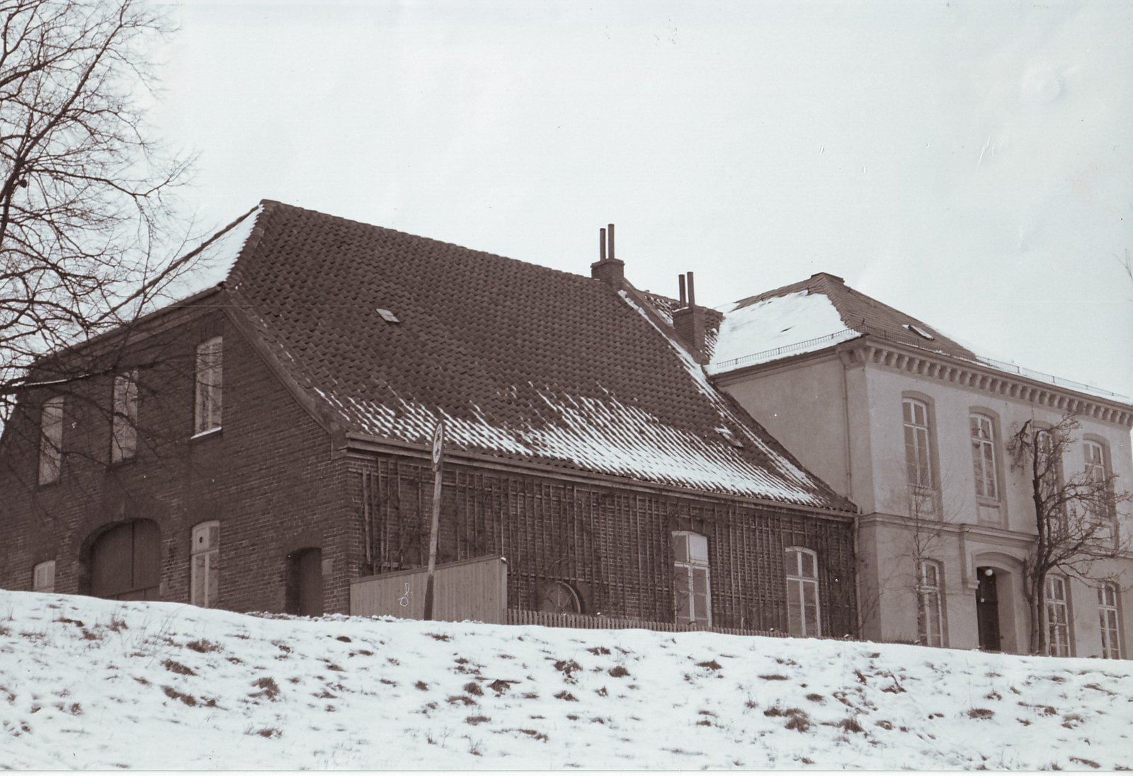 Das Pastorenhaus mit Stallung