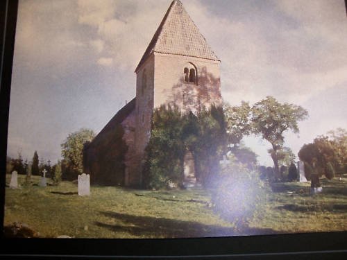 Kirche mit Friedhof