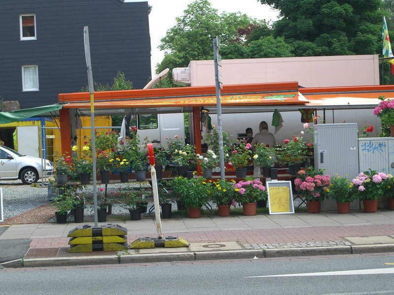 Markttag in Burg Ecke Grambkermoorer Landstraße, vor der Burger Brücke