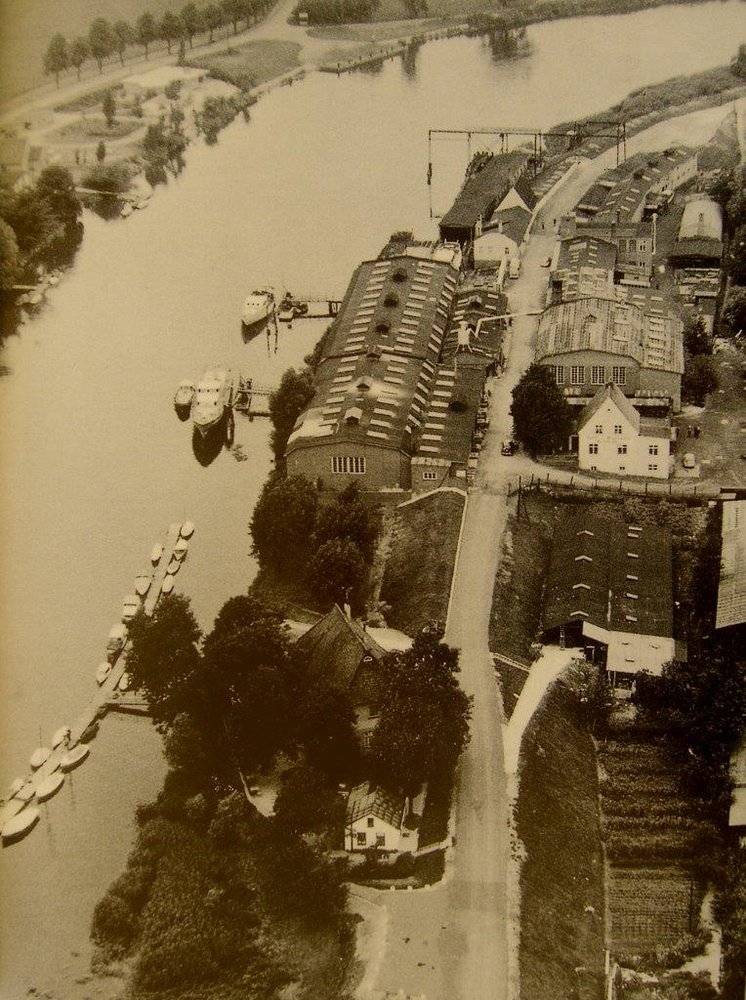 Die Burmester Werft und das Lokal von Imhoff (Meyer) am Lesumdeich. - U.B.