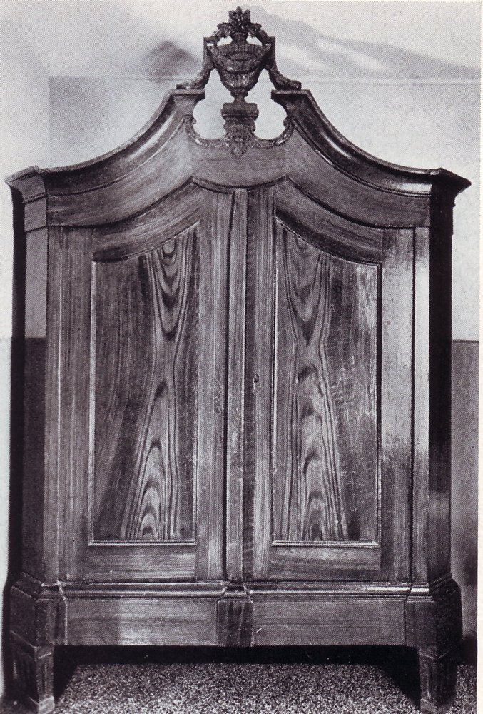 Dielenschrank von Eichenholz, gestrichen, um 1790 aus dem Hause Mittelsbüren 8 Mittelsbüren 3