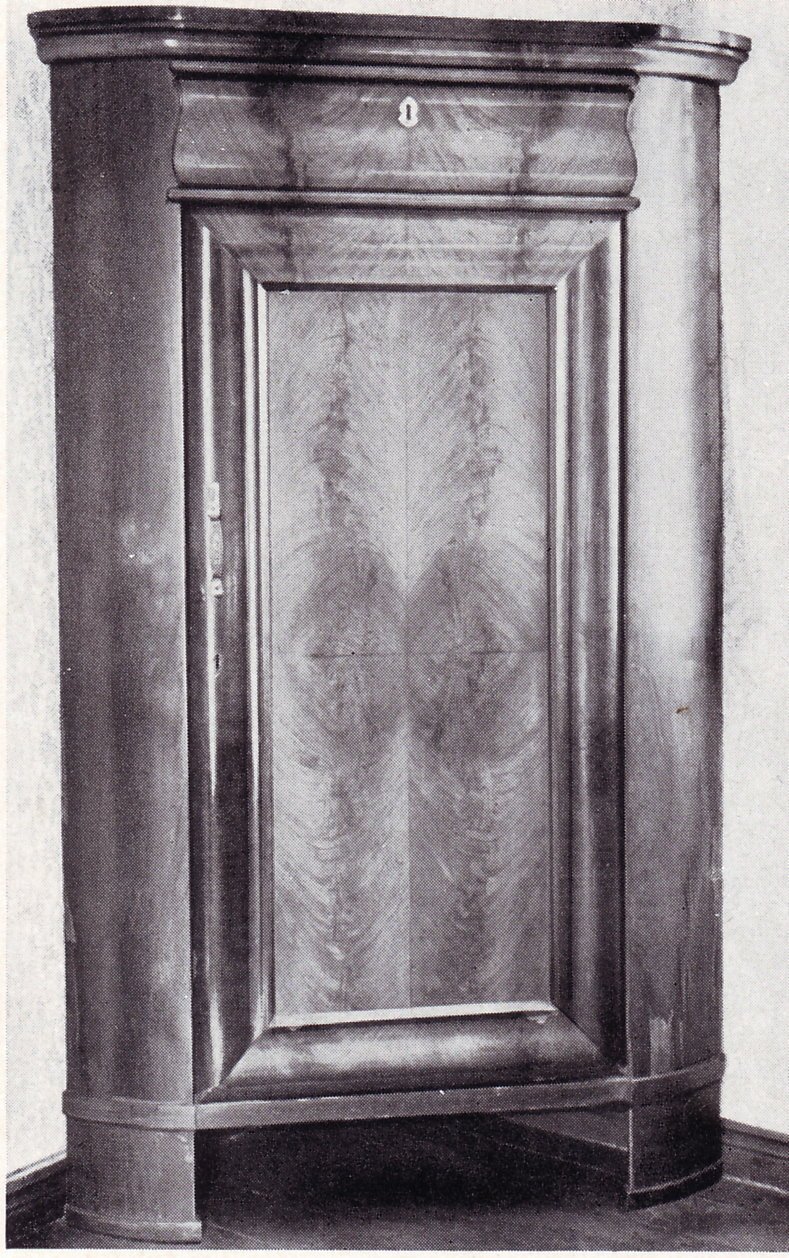 Eckschrank um 1850, aus dem Haus Mittelsbüren 22 Niederbüren 2