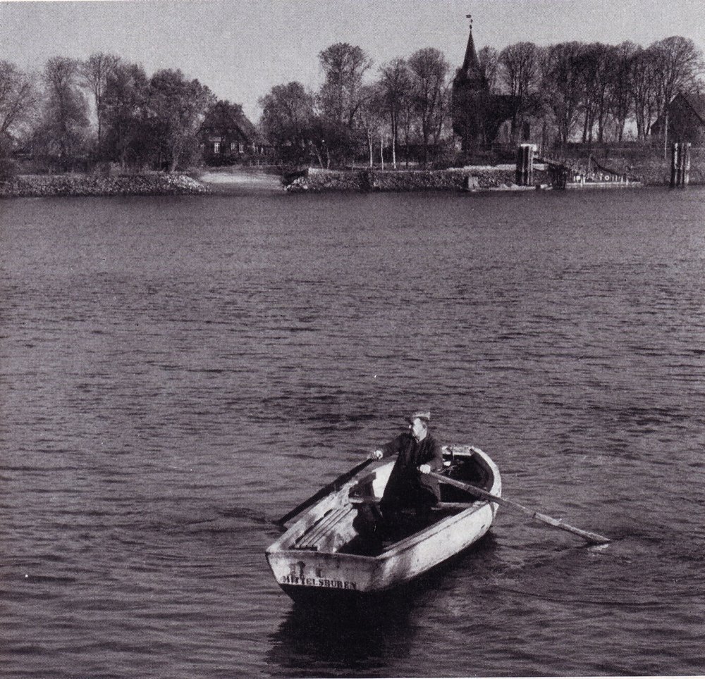 Fährhaus Imhoff, Moorlose Kirche und Bürener Schule mit Fährmann Jan Siefken