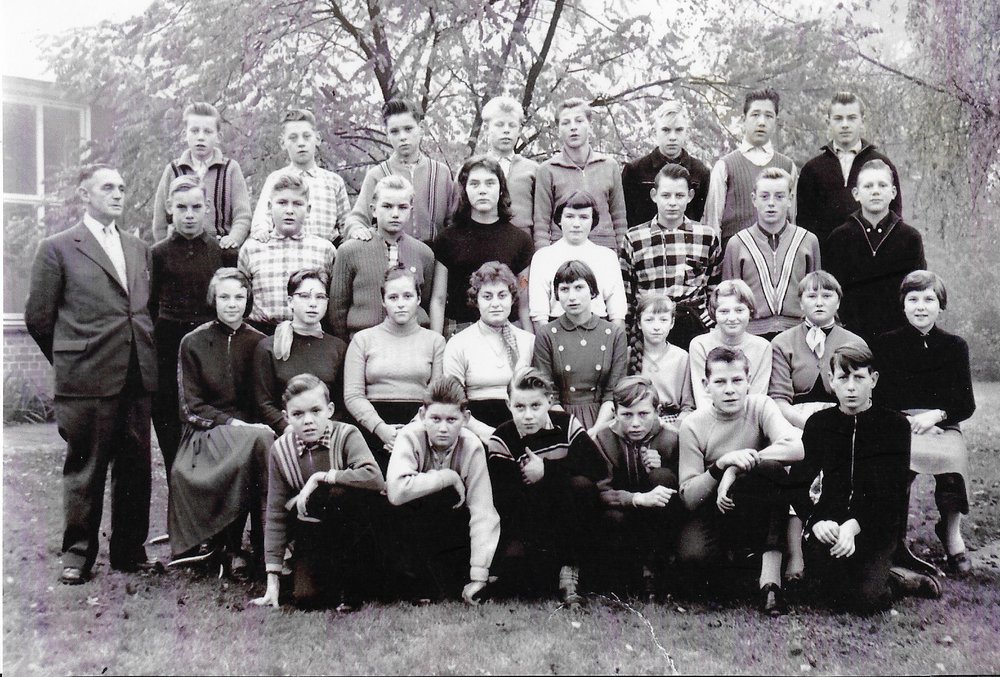 Schulklasse von Lehrer Friedrich Schiffler um 1958